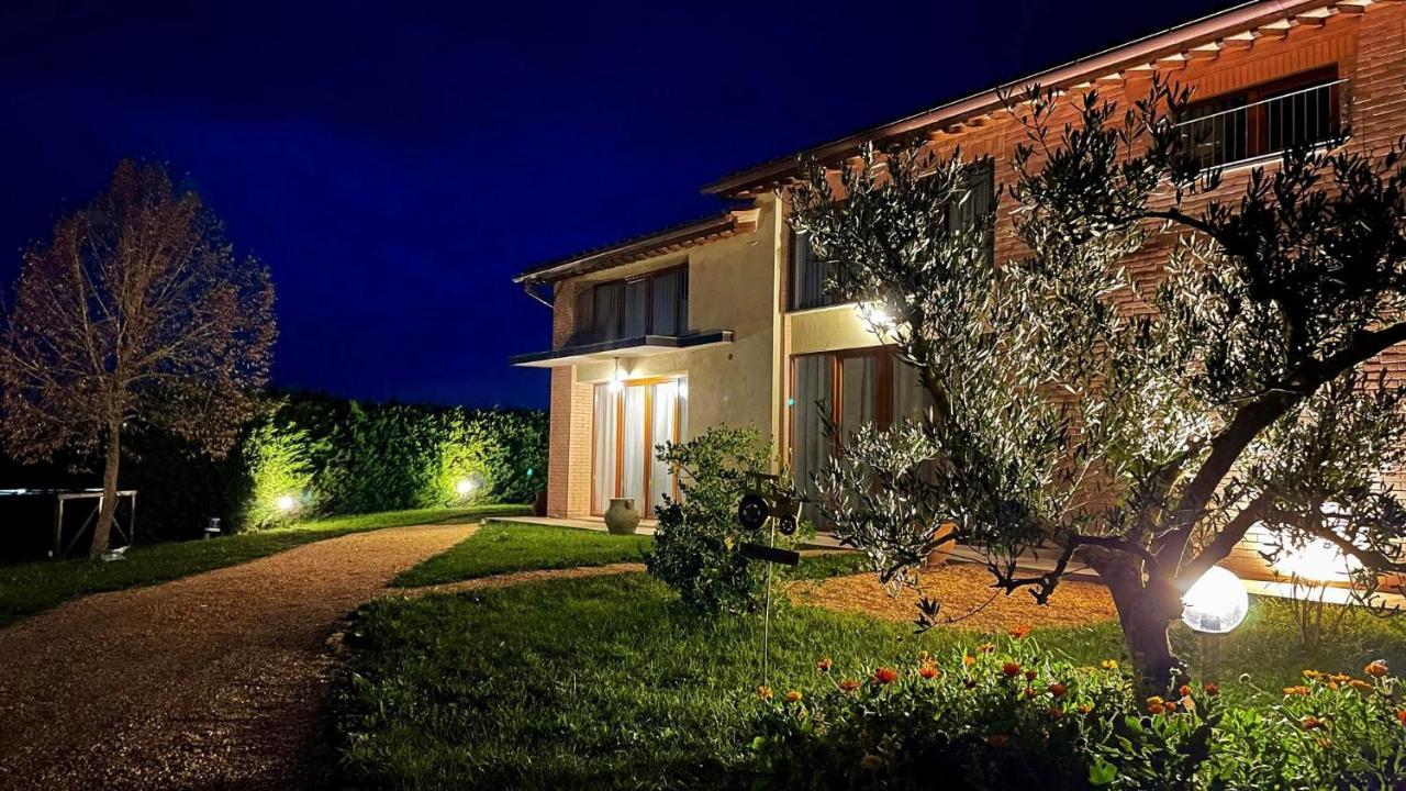 Agriturismo La Corte Del Sole Siena Buitenkant foto