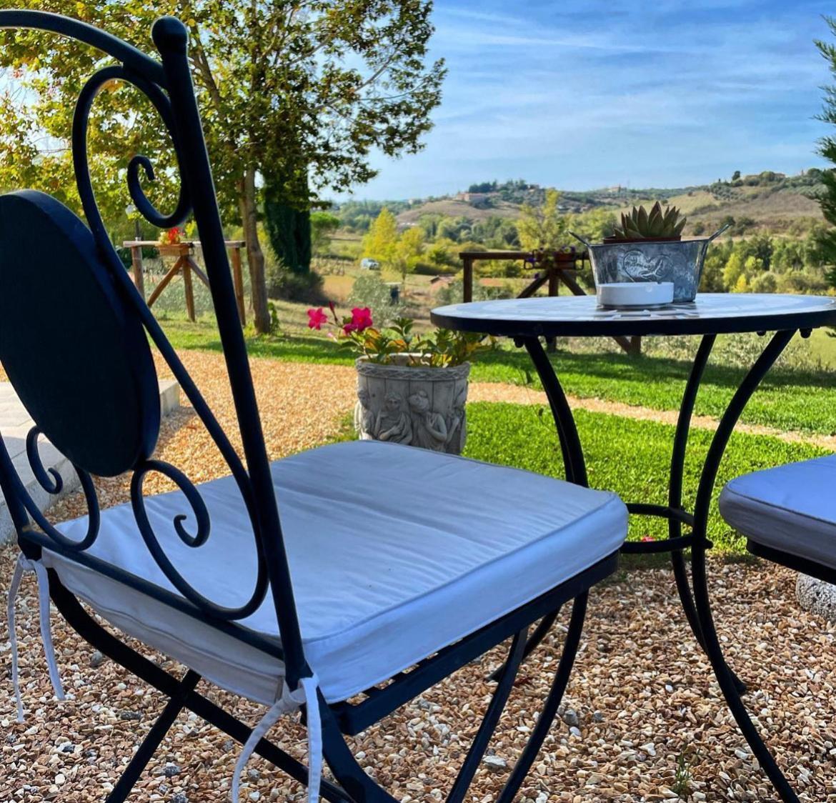 Agriturismo La Corte Del Sole Siena Buitenkant foto