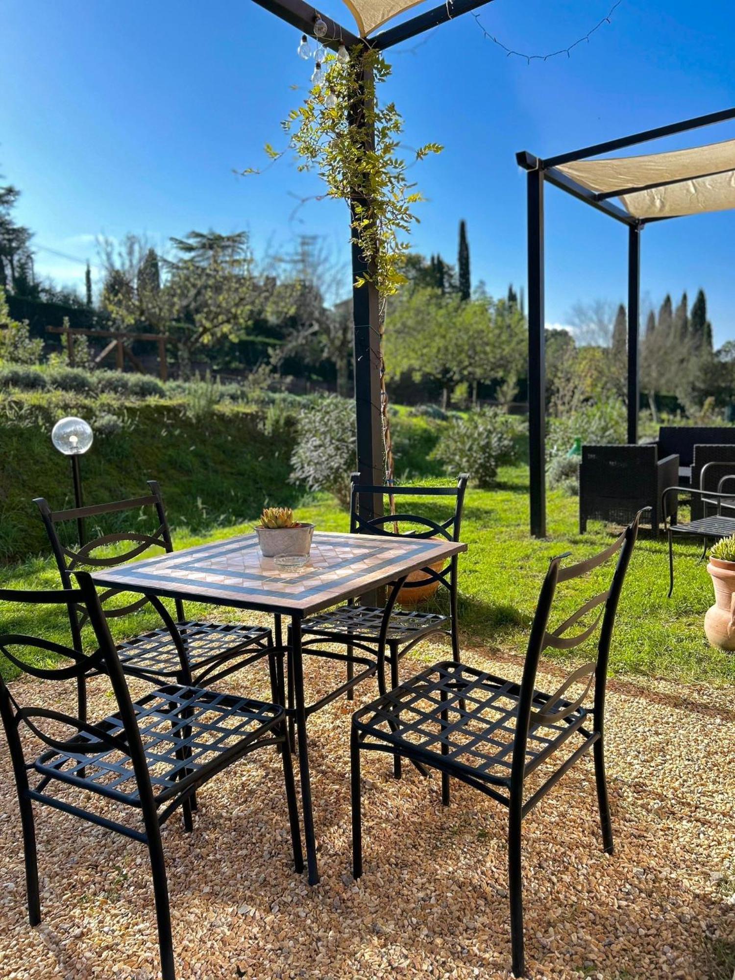 Agriturismo La Corte Del Sole Siena Buitenkant foto