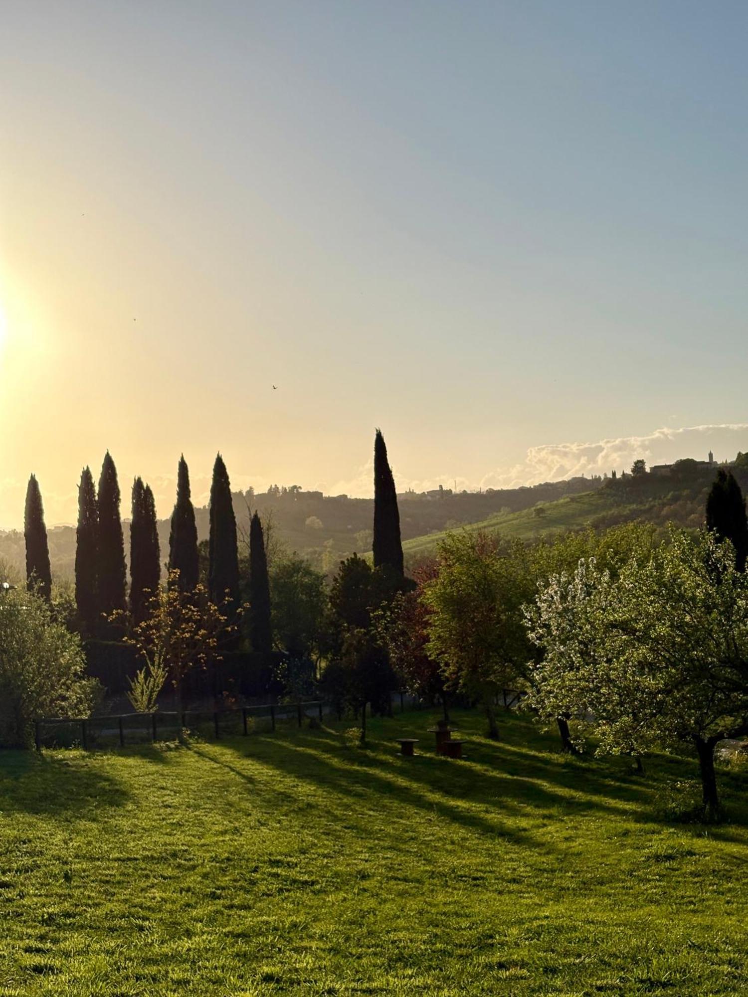 Agriturismo La Corte Del Sole Siena Buitenkant foto